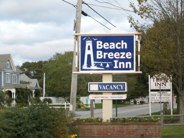 HARWICH - A Beach Breeze Inn
